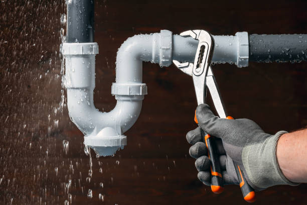 Professional Gas Line Repair technician working in Warren, RI
